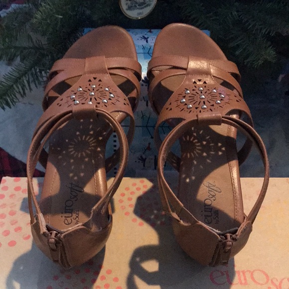 Euro Soft,Brown/ camel color wedge sandals, size 7.5 M - Picture 3 of 11